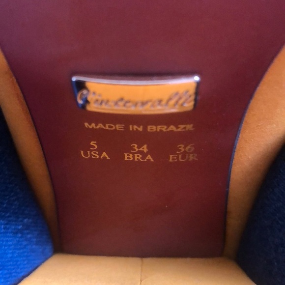 L’Intervalle Gold faux suede gold block heals. Size 5. - Picture 6 of 14